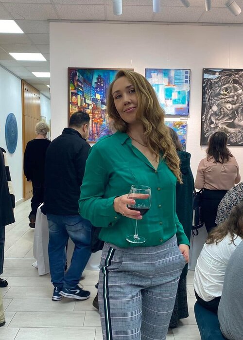 Elena Balla auf Singulart