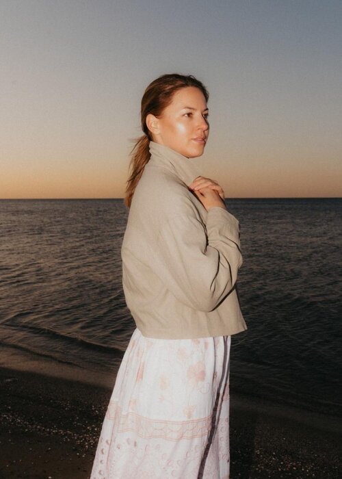 Lana Popova on Singulart