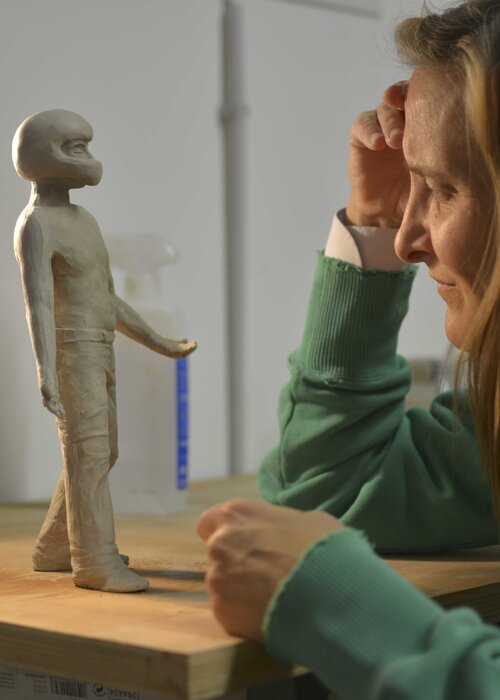 Phoebe Lesch su Singulart