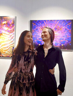 Follow Nabiha & Thom Unity Art on Singulart
