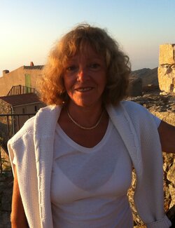 Follow Marie T. Roche on Singulart