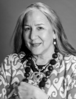 Volg Gabriela Hoyos Hannigan op Singulart
