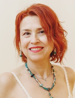 Volg Eirini Riga op Singulart
