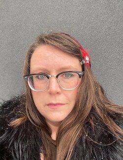 Folgen Sie Alison Forsberg auf Singulart