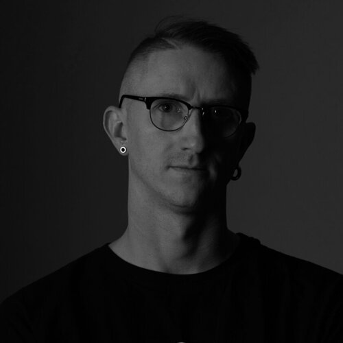 Follow Tommy Fiendish on Singulart