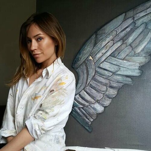 Volg White Shirt Art op Singulart