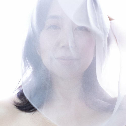 Folgen Sie Aomi Kikuchi auf Singulart