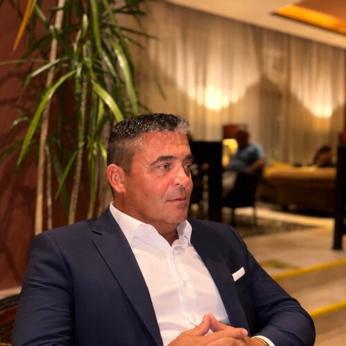 Follow Hervé Souffi on Singulart