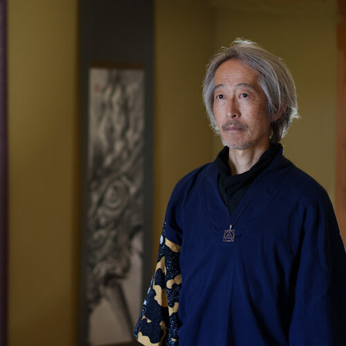 Volg Hirono Nakamura op Singulart