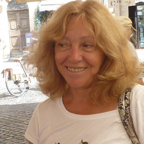 Follow Marie T. Roche on Singulart