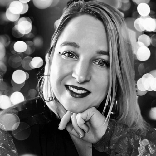 Volg Sabrina VIOLA op Singulart