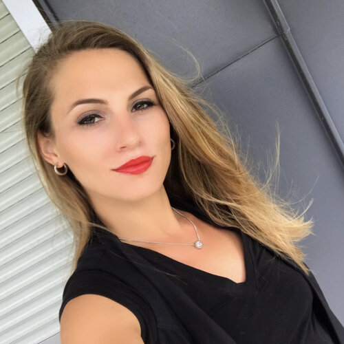 Sigue a Olya Jonas en Singulart