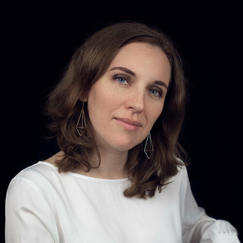 Volg Polina Maykova op Singulart