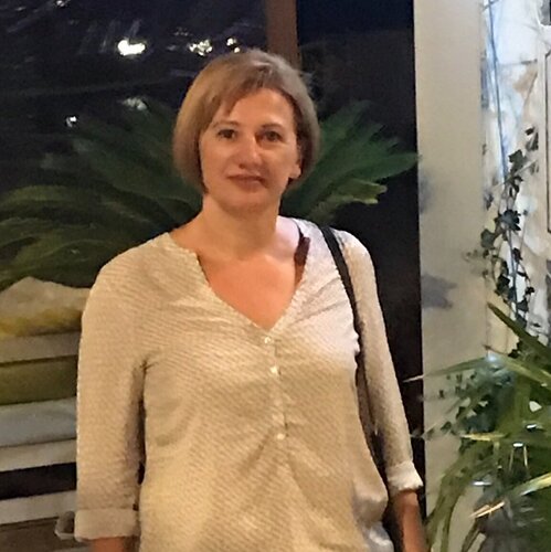 Follow Carmen Aurariu on Singulart