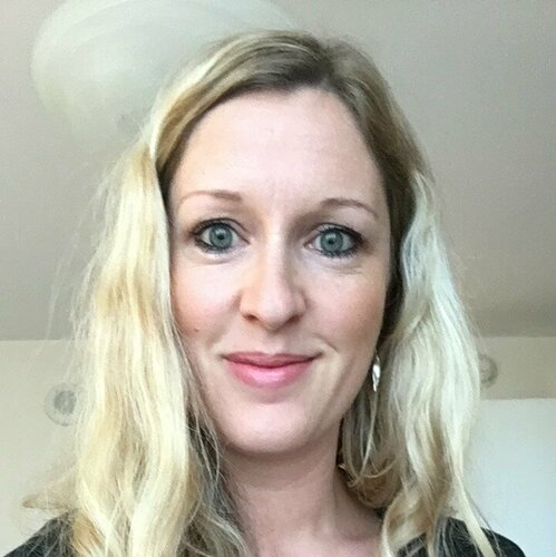 Volg Amelie Monira Egenolf op Singulart