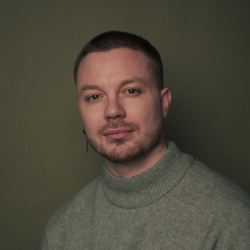 Volg Lukas Moll op Singulart