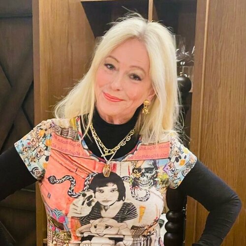 Volg Stephanie Bing op Singulart