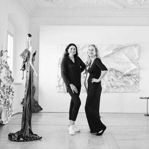 Suivez NONOS Mercedes & Franziska Welte sur Singulart