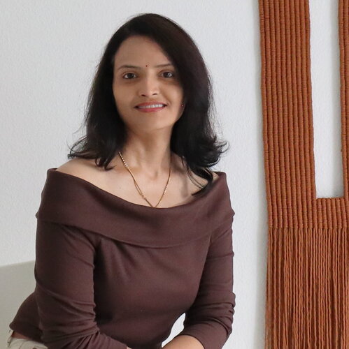 Volg Bharti Trivedi op Singulart