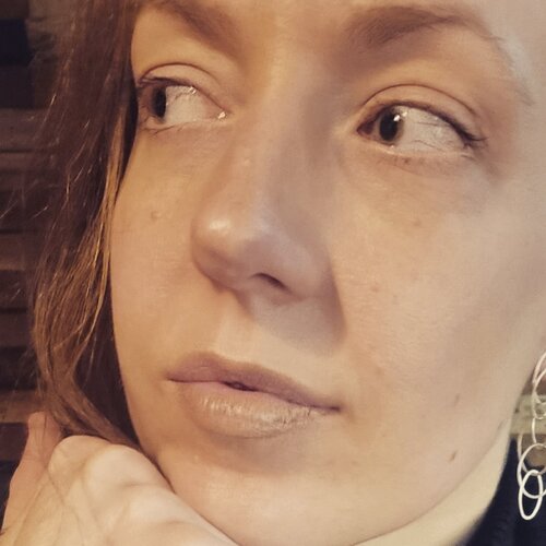Segui Julia Analena Hollmann su Singulart