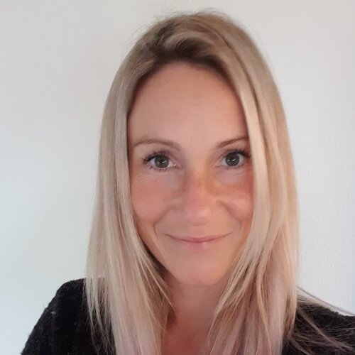 Segui Larissa Sorg su Singulart
