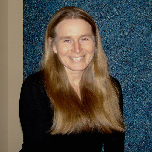 Follow Heidi Thompson on Singulart