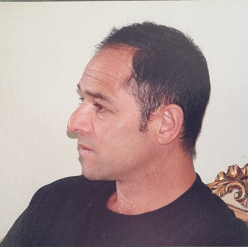 Follow Victor Collcardenas on Singulart