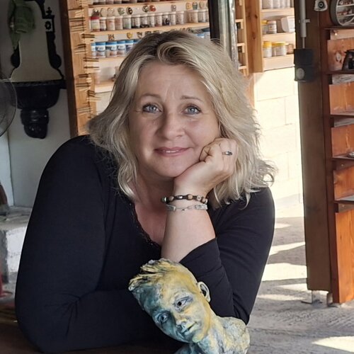 Volg Lydia Bogner op Singulart