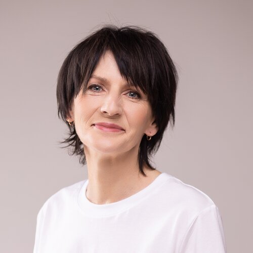 Volg Maira Rībena op Singulart