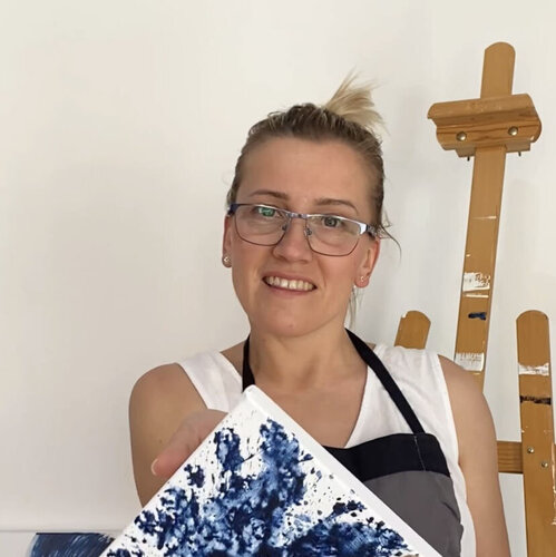 Volg Ana Ozz op Singulart