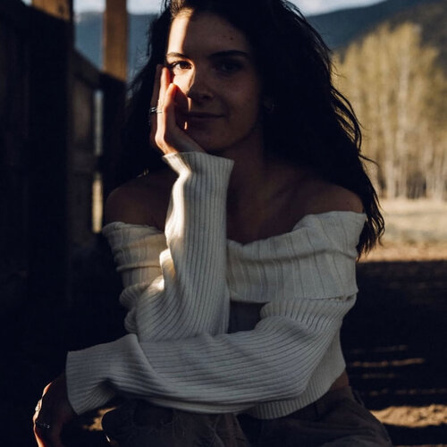 Follow Victoire Perez on Singulart