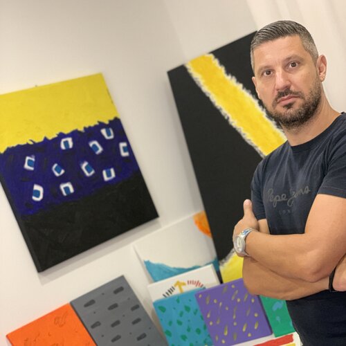 Volg Luca Gambescia op Singulart