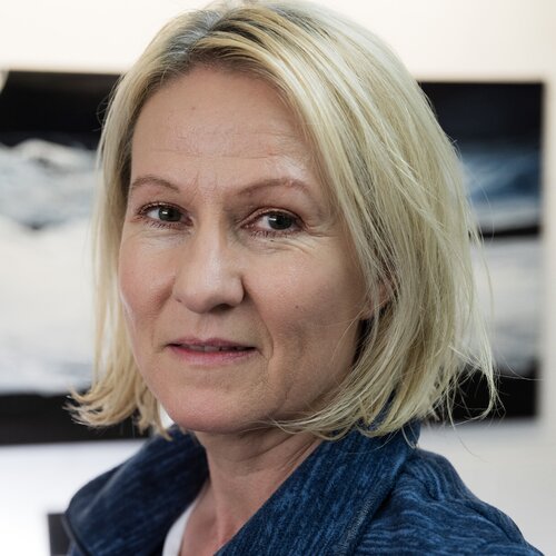 Follow Klara Gunnlaugsdottir on Singulart