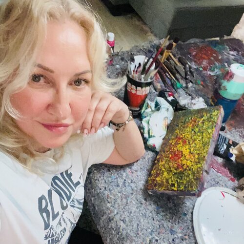 Folgen Sie Simone Hähner auf Singulart
