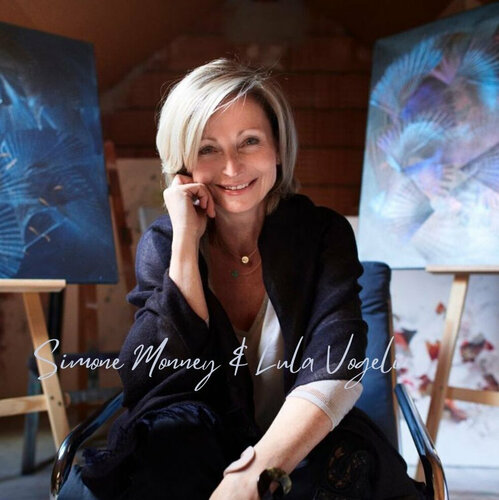 Volg Simone Monney op Singulart