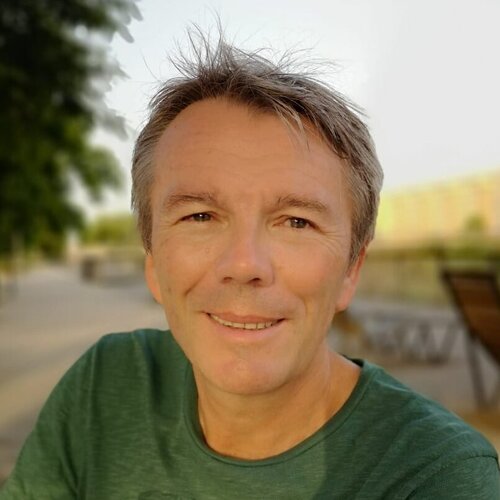 Volg MARC DANIEL op Singulart