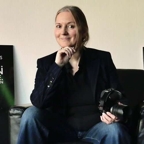 Volg Manuela Klare op Singulart
