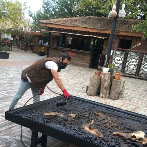 Segui Yusuf Akyol su Singulart