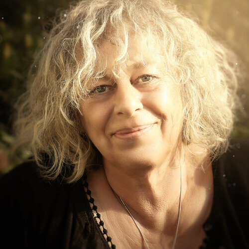 Volg Birgit Urlbauer op Singulart