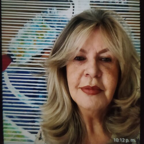 Segui Elizabeth Bello su Singulart