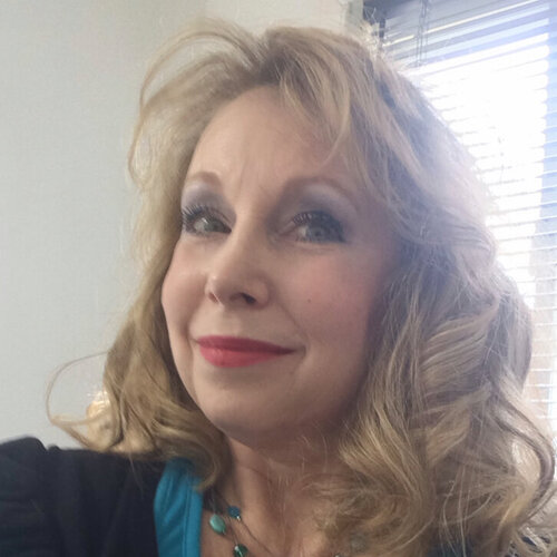 Segui Anne Hurst su Singulart