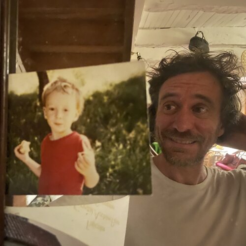Folgen Sie Emma Iks auf Singulart