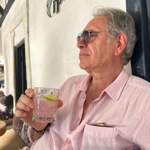 Follow Joe AME on Singulart