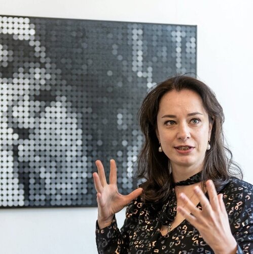 Volg Natalija Usakova op Singulart