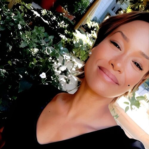 Volg Diane Van Thienen op Singulart