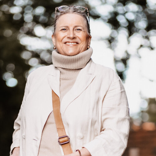 Volg Rhea Callen op Singulart