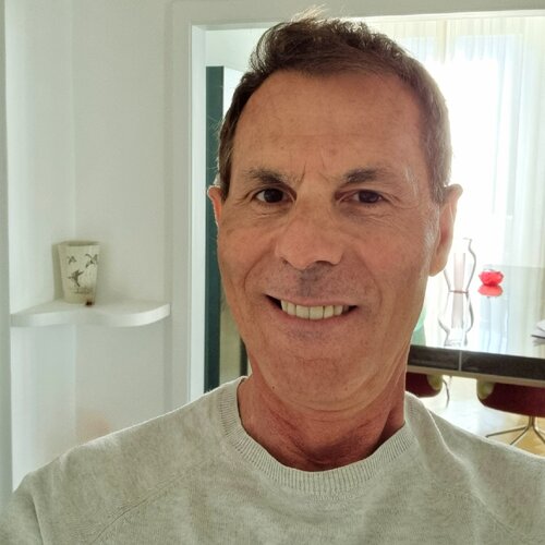 Volg Claudio Puglisi op Singulart