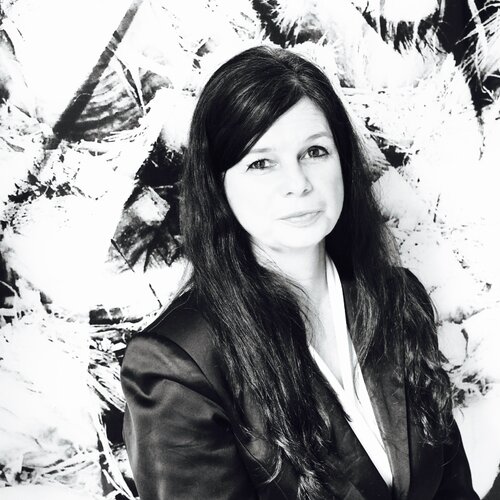 Suivez Julia Pust sur Singulart