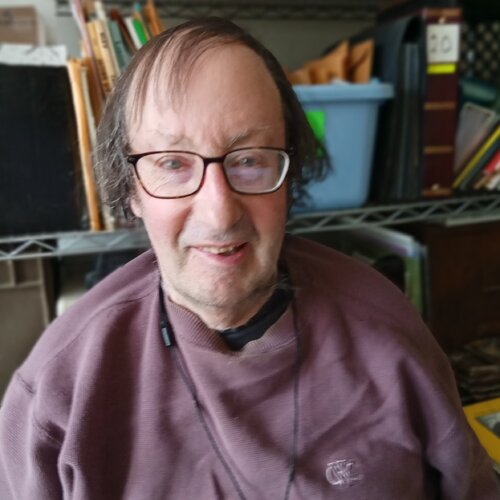 Volg Ben Hotchkiss op Singulart