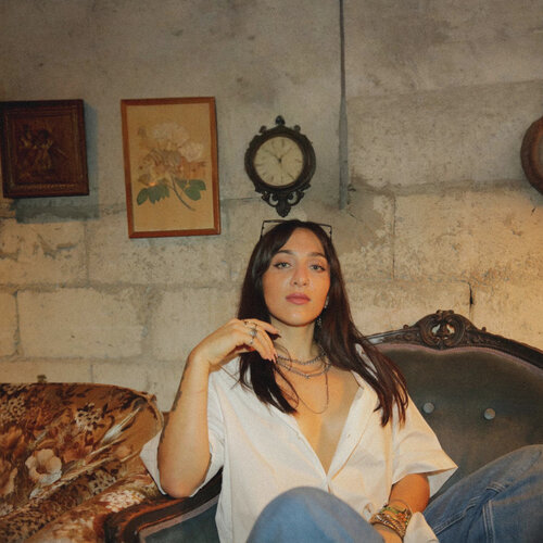 Segui Aylin Kilig su Singulart